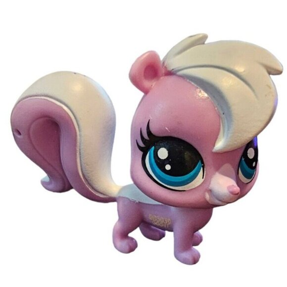 Hasbro Littlest Pet Shop #52 Skyla L'Aroma Skunk Figure Pastel Purple White LPS - Picture 1 of 10
